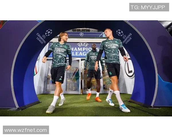 历代外国足球明星全景回顾与成就解析