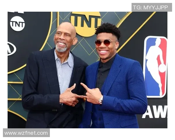 字母哥扬名NBA的传奇之路与篮球生涯的辉煌成就解析